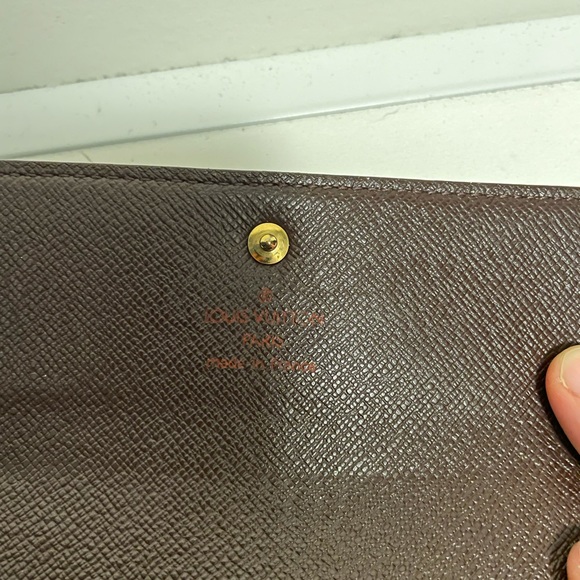 Louis Vuitton Damier Ebene Wallet - Picture 3 of 8